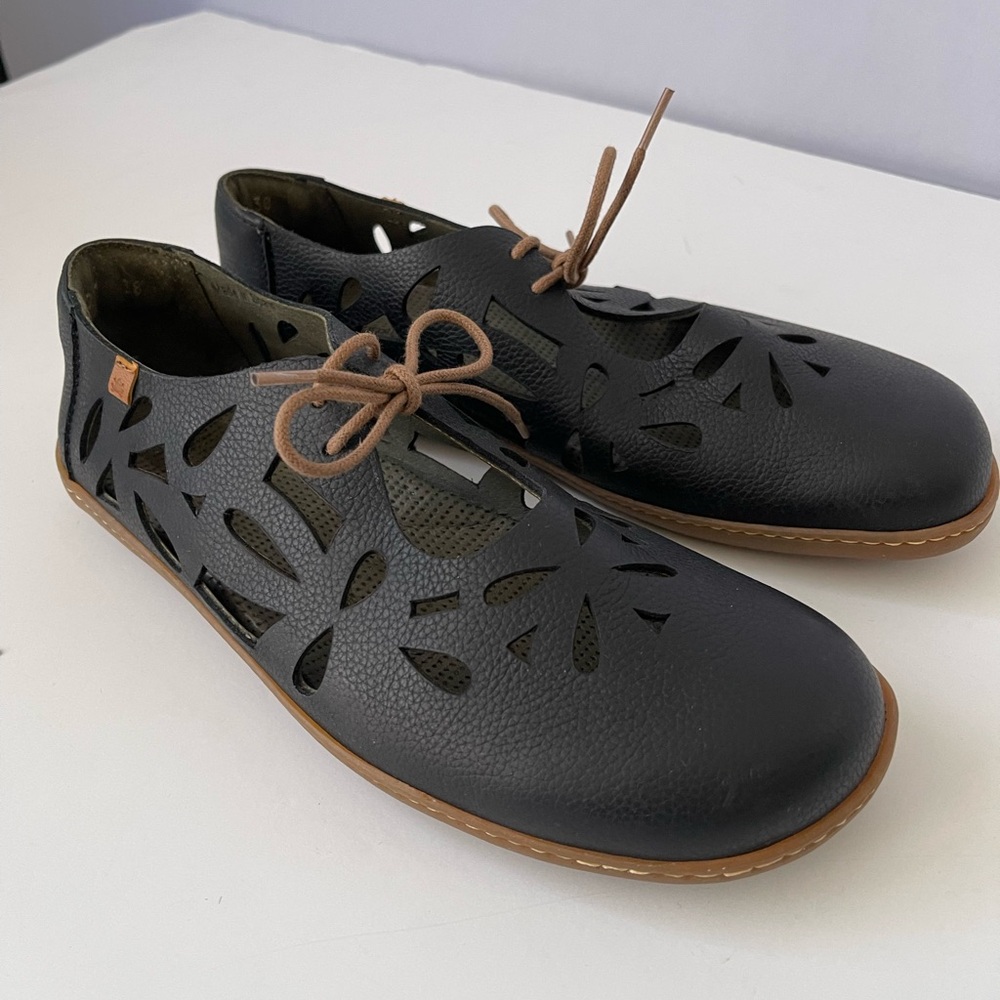 Naturalista 5271 Viajero Eyelet cutout Mary Jane Flats 38 - Picture 4 of 12